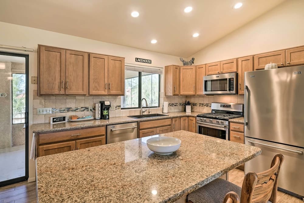 Game Room + Mtn Views: Lake Havasu Escape!