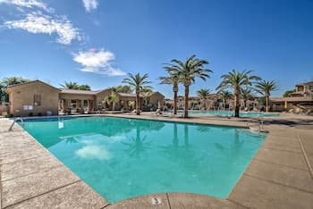 Elegant Palms Townhome W/patio & Resort Amenities!