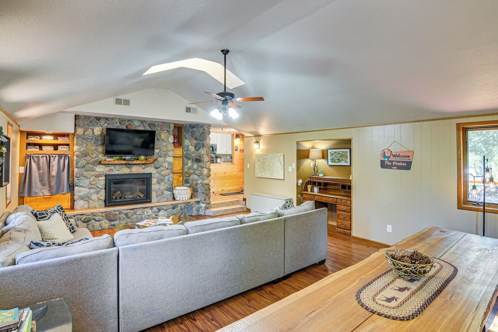 Family-friendly House: Fish, Hike, Bike & More!