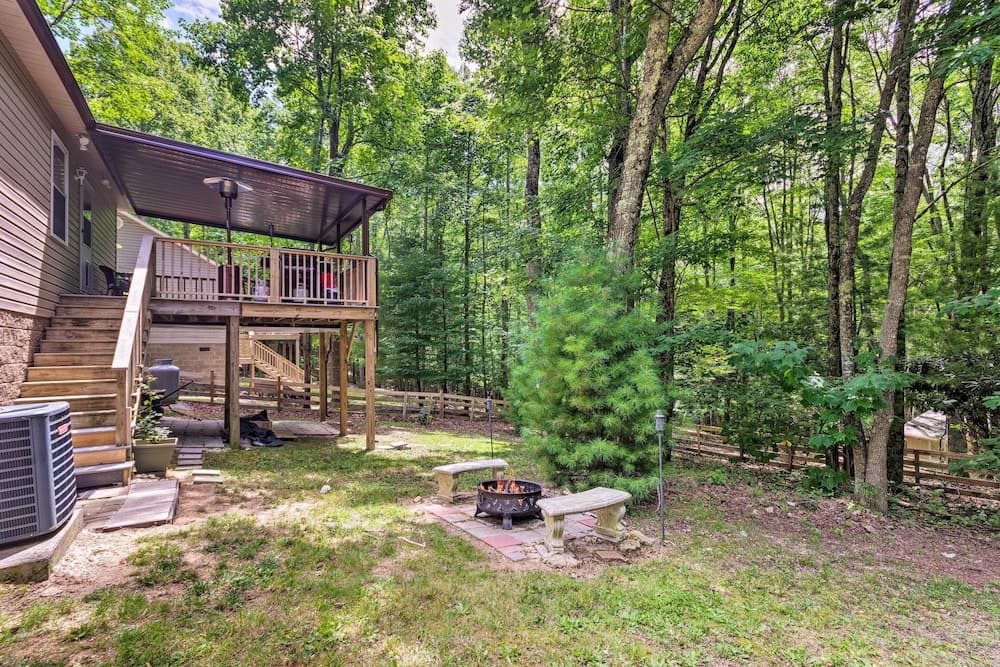 Beech Mountain Home w/ Covered Deck, Near Skiing!