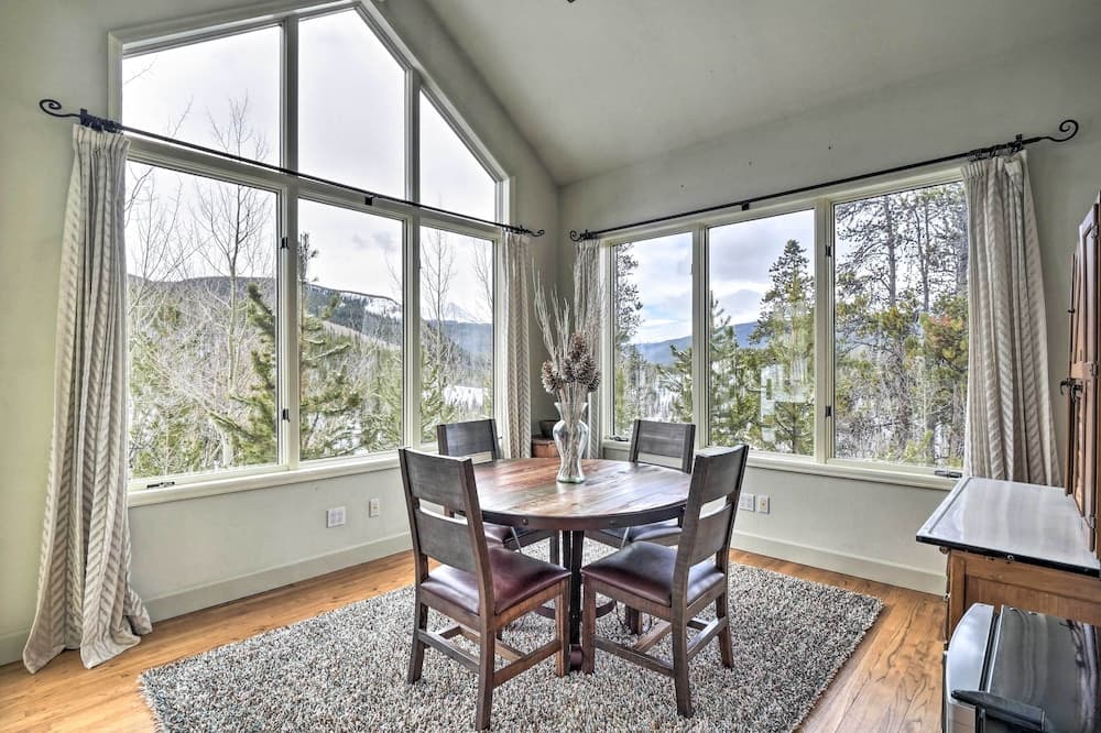 4 Mi to Skiing: Breckenridge Mountain Retreat!