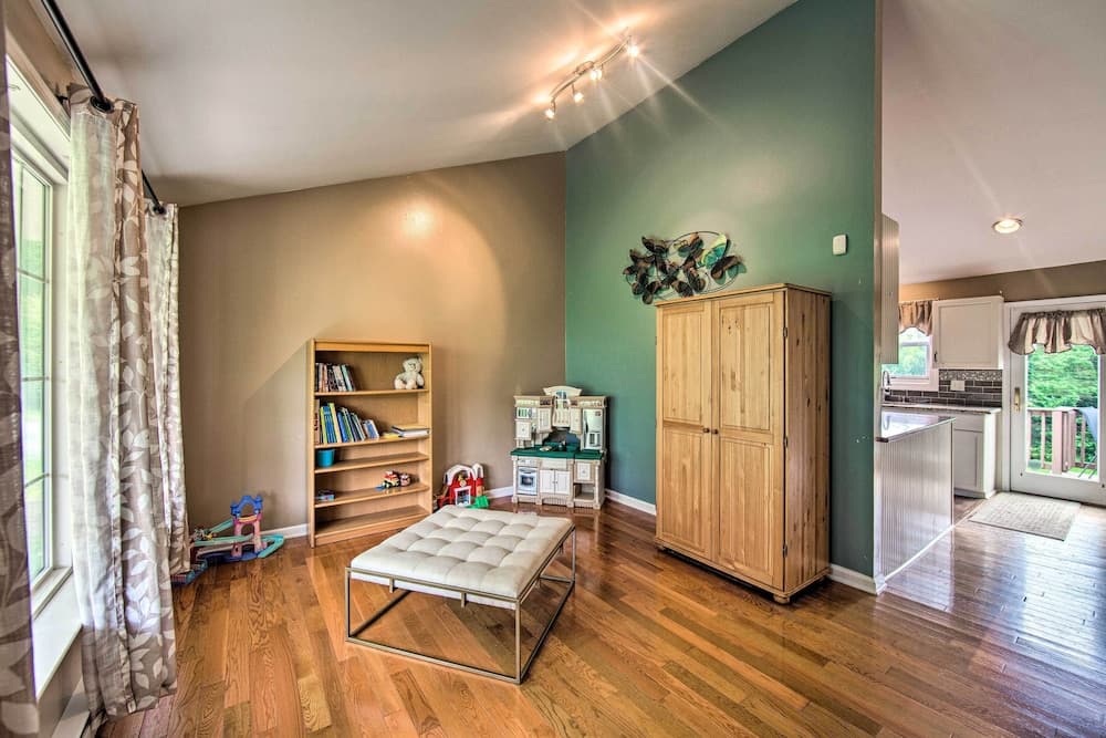 Family-friendly Coatesville House w/ Fire Pit