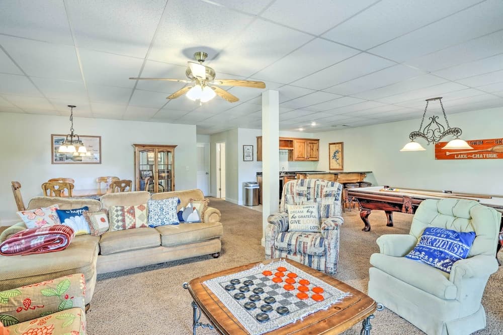 Lake Chatuge Retreat w/ Dock & Mtn Views!