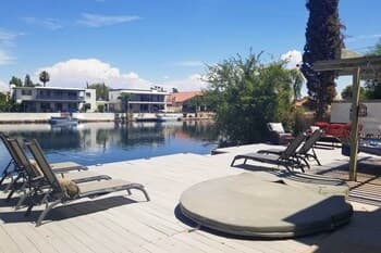 Lakefront Tempe House W/sun Deck, Hot Tub & Boats!