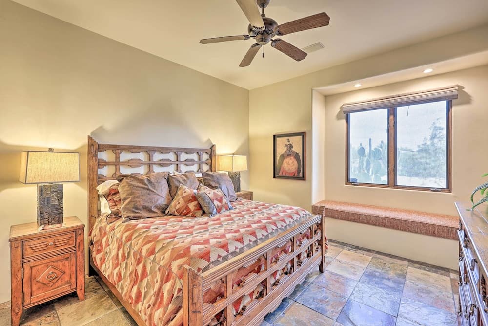 Cave Creek Oasis w/ Putting Green, Spa & Mtn View!