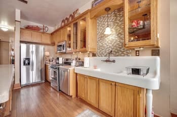 Historic Laramie Apt: Walk to Shops & Restaurants