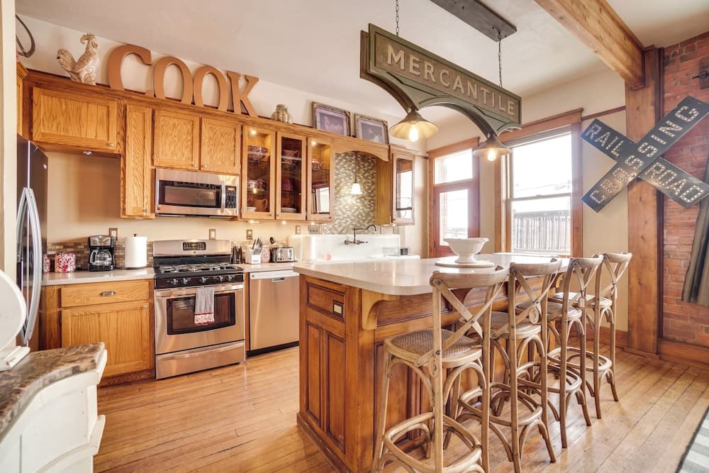 Historic Laramie Apt: Walk to Shops & Restaurants