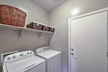 Modern San Tan Valley Family Home W/community Pool