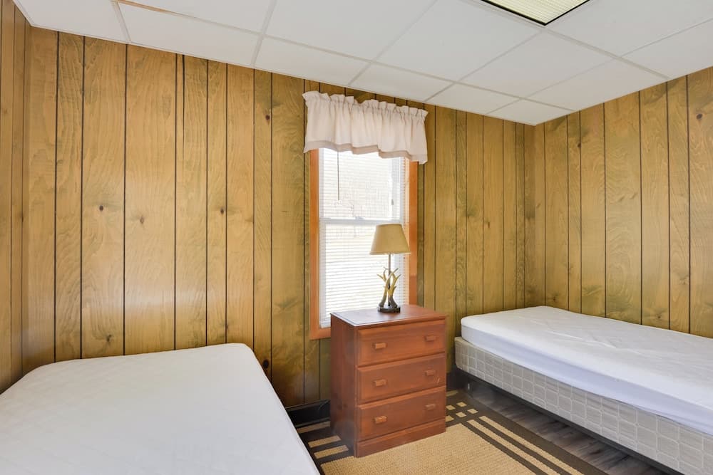 Serene Saxton Lodge: 7 Mi to Lake Raystown!