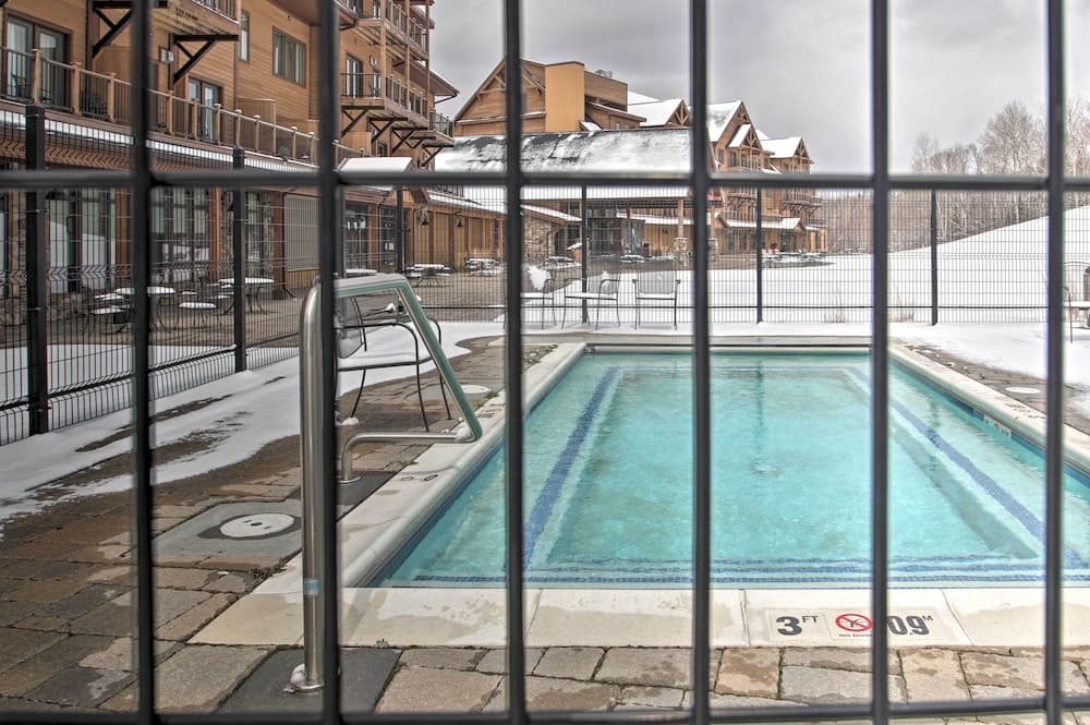 Slopeside Burke Mtn Condo w/ Amenity Access!