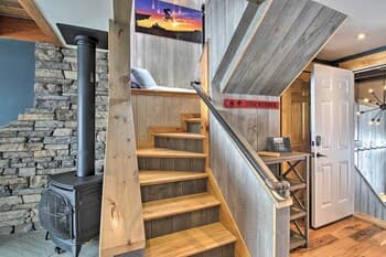 Ski-in/out Burke Mtn Condo w/ Amenity Access!