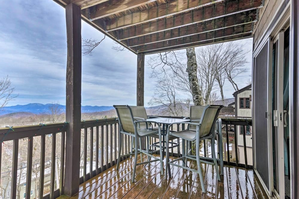 1 Mi to Slopes: Beech Mtn Retreat w/ Balcony!