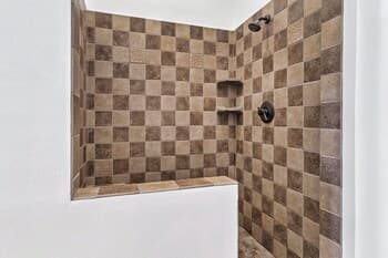 Spacious Murphy Cabin w/ Game Rooms + Mtn Views!