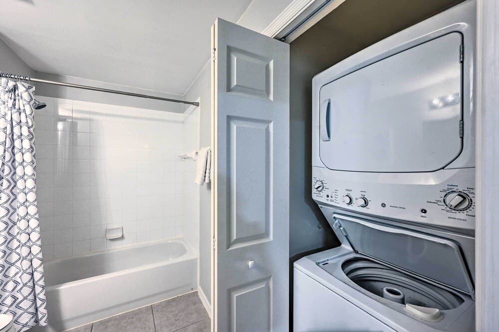 Quiet Lely Resort Condo w/ Pool - 2 Mi to Golf!