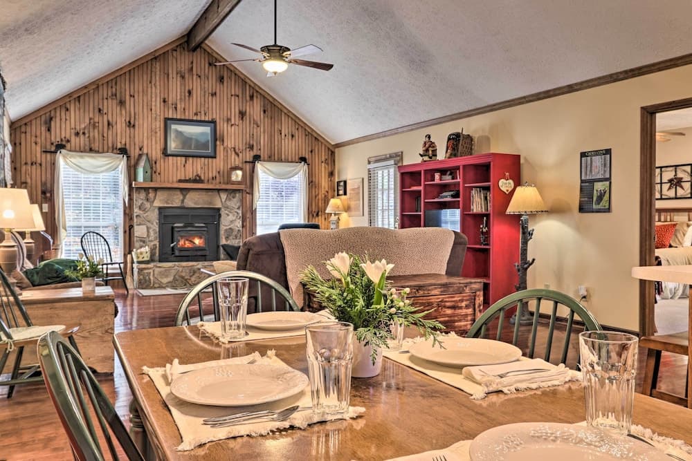 Firefly Cove - 3 Mi to Parkway & National Park!