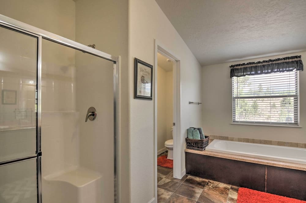 Secluded Boulder House - Next to National Forests!