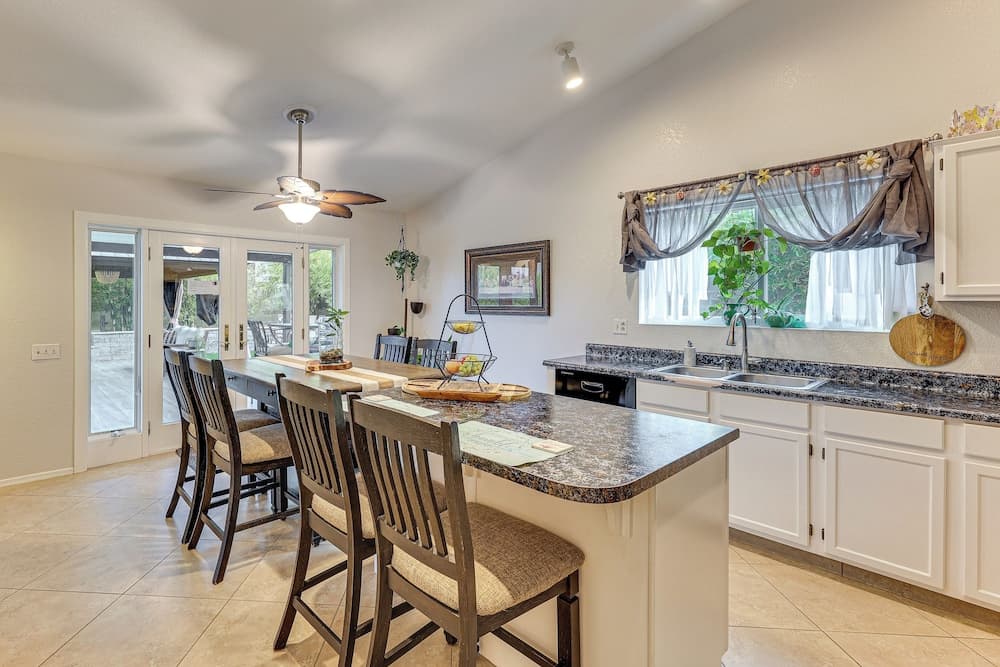 4 Mi to Salt River: Mesa Home w/ Private Patio