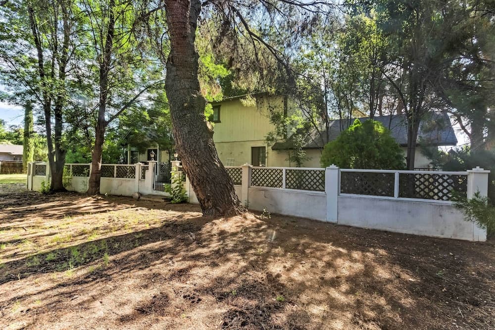 Patio & Yard: Dtwn Cottonwood Home!