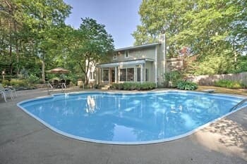 Lovely Holland Home w/ 1 Mile to Lake Michigan!
