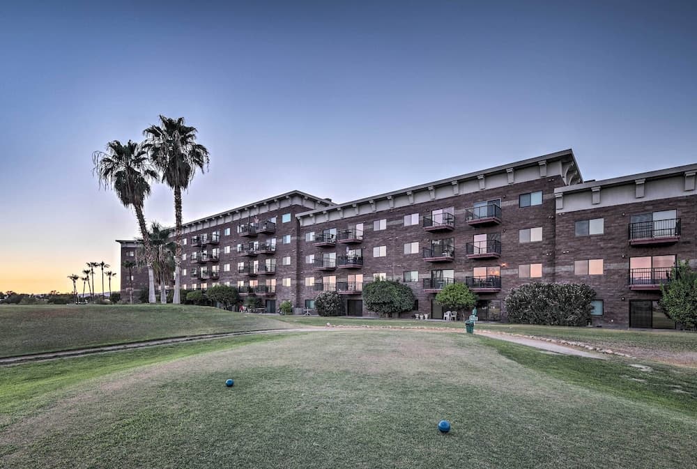 Lake Havasu Getaway w/ Golf Course & Lake Views!