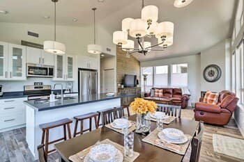 Lavish Pine Cabin w/ Deck, New Hot Tub + Mtn Views