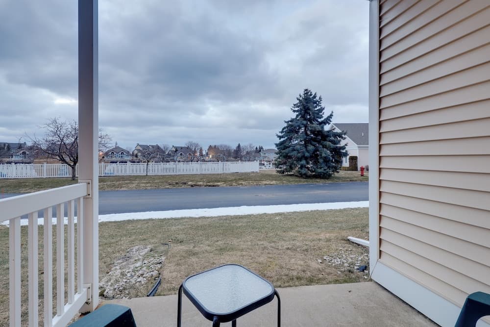 Manistee Retreat ~ 30 Mi to Crystal Mountain!