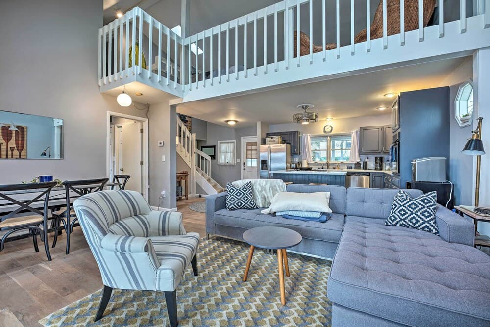 Waterfront Cable Lake Cabin w/ Grill!