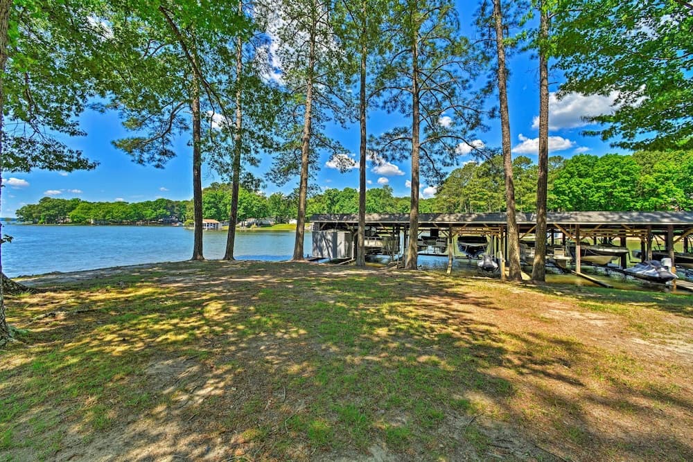 Henrico Hideaway w/ Lake Access + Boat Slip!