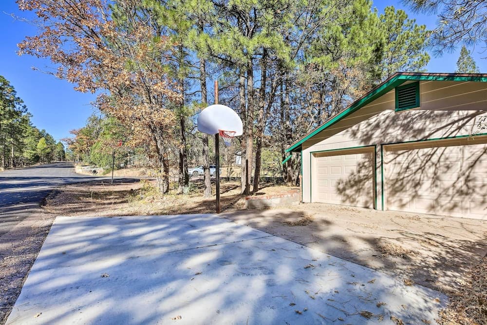 'lakeside Traditions' Arizona Home w/ Game Room!