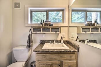 Cozy Abode w/ Views - 15 Mi to Glacier Natl Park!