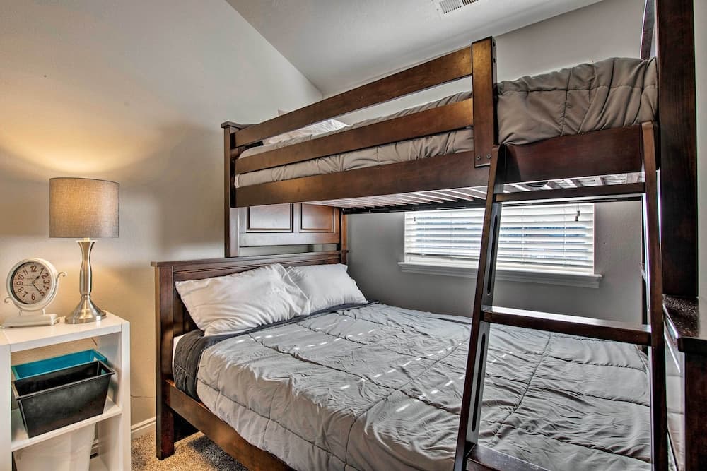 Mtn View Townhome w/ Amenities, 17 Mi to Snowbird!