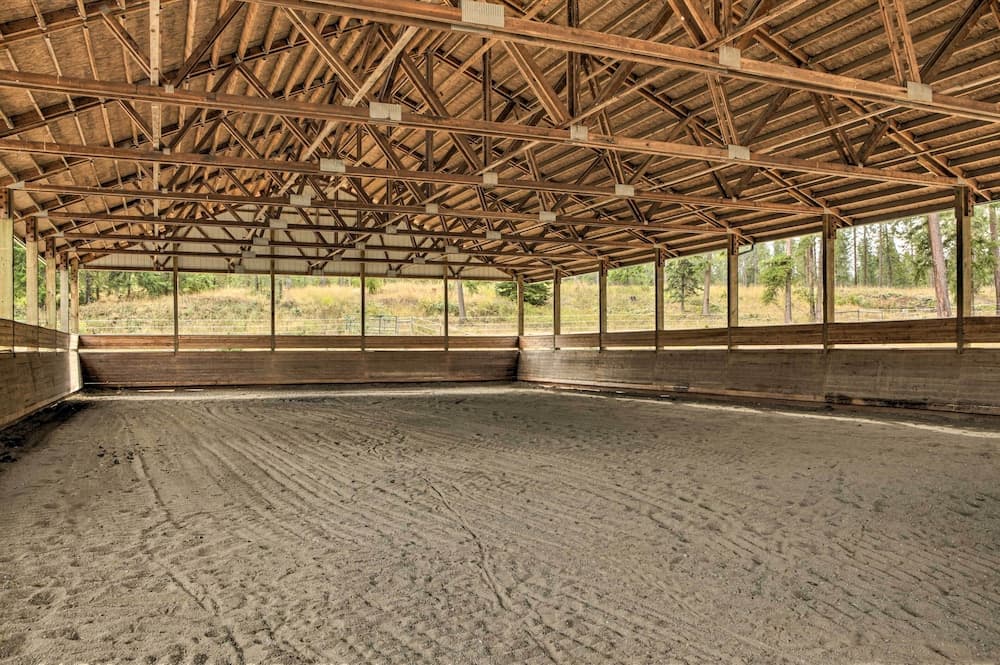 Rural Kettle Falls Bunkhouse w/ Airstrip & Trails!