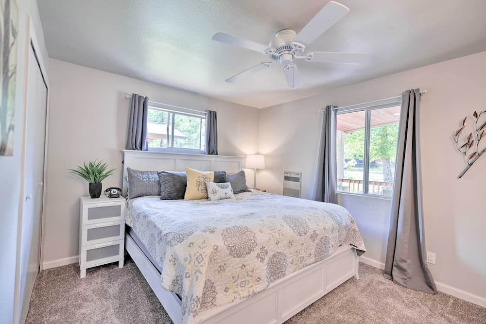 Coconino National Forest Home W/deck & Yard!