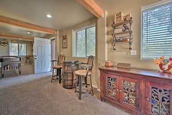 Pet-friendly Pine Cabin w/ Deck + Game Room!