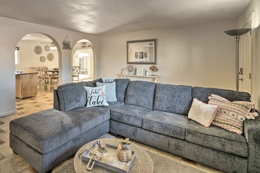 5 Mi to Marina: Lake Havasu City Home w/ Pool!