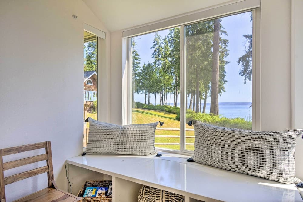 Hike, Bike & Explore: Oceanfront Kingston Getaway