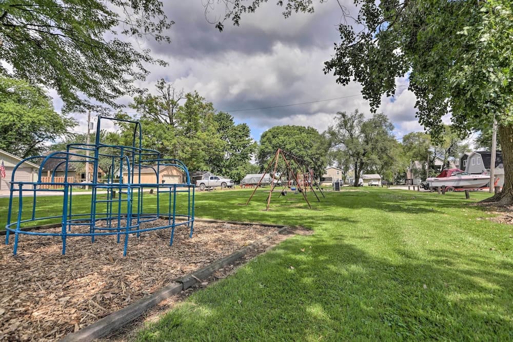 Lake Erie Waterfront Home w/ Sunroom & Yard!