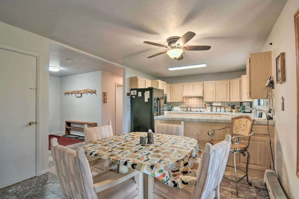 Duck Creek Village Cabin w/ Deck on Half Acre