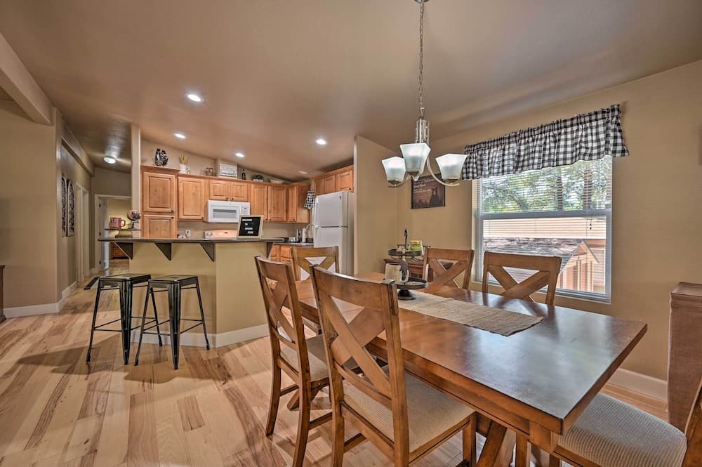 Near Hiking: Munds Park Cabin w/ Deck & Yard