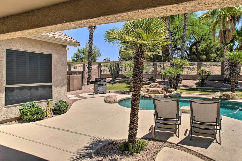 Chandler Retreat w/ Pool, Hot Tub & Grill!
