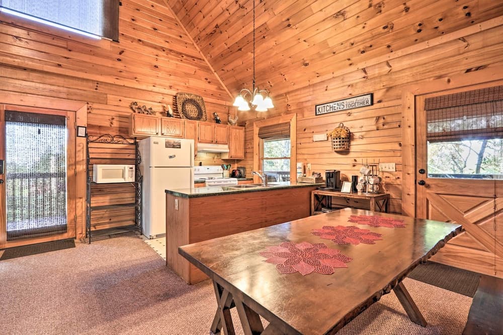 Sevierville Cabin w/ Lake Access & Private Hot Tub