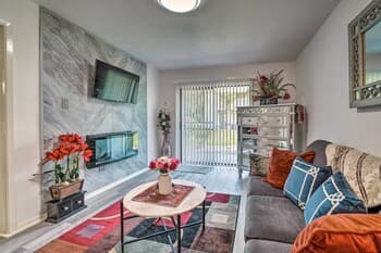 Lake Conroe Luxury Golf Condo: Dining and Boating!