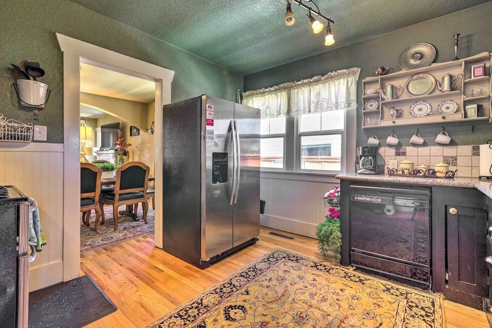 Charming Home in Downtown Nampa w/ Patio + Yard!