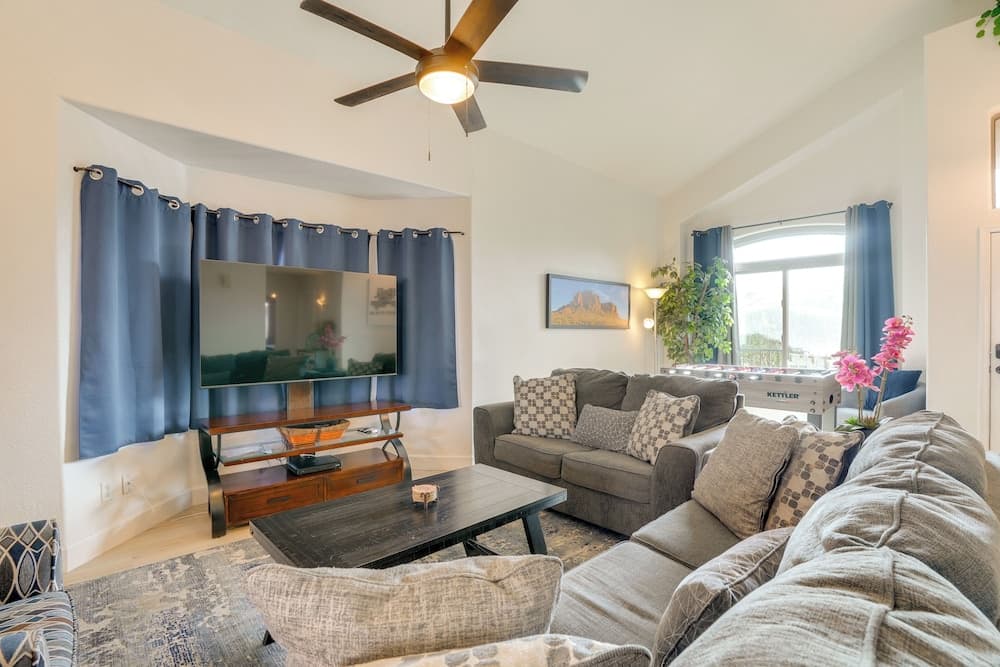 Spacious Phoenix-area Escape w/ Pool & Hot Tub