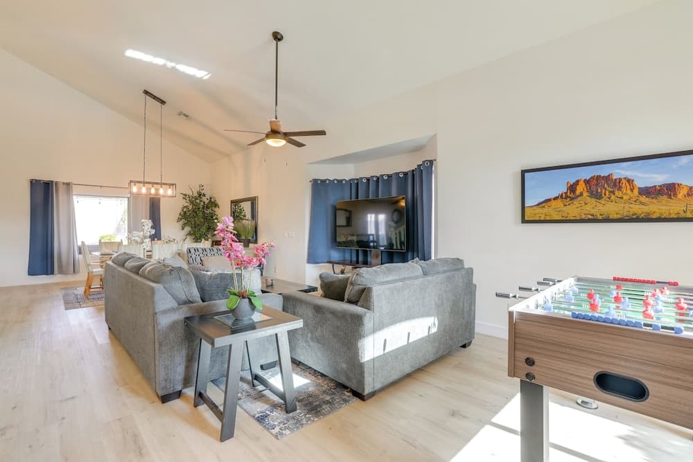 Spacious Phoenix-area Escape w/ Pool & Hot Tub