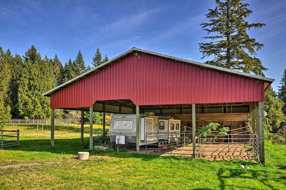 Peaceful, Pet-friendly Washougal Paradise!