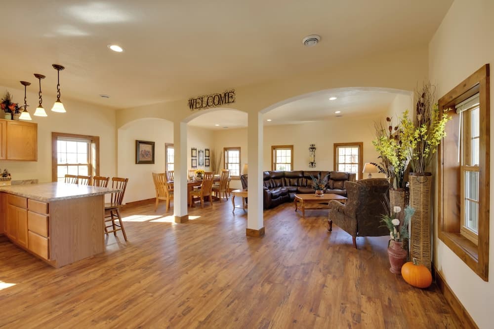 'mcjuggers Loft:' Walk to Lake, Park, Restaurants