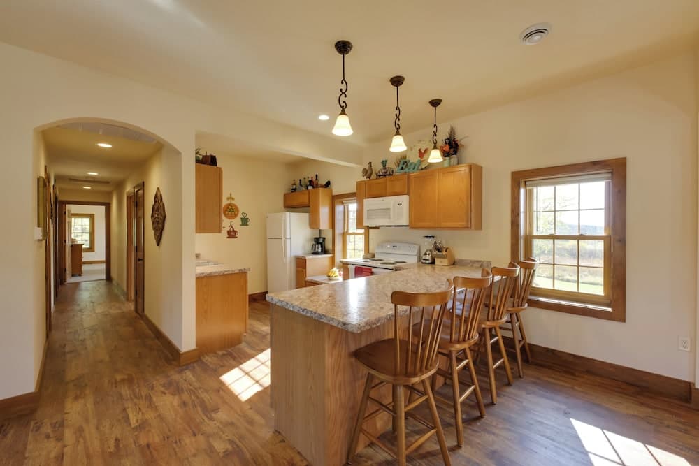 'mcjuggers Loft:' Walk to Lake, Park, Restaurants