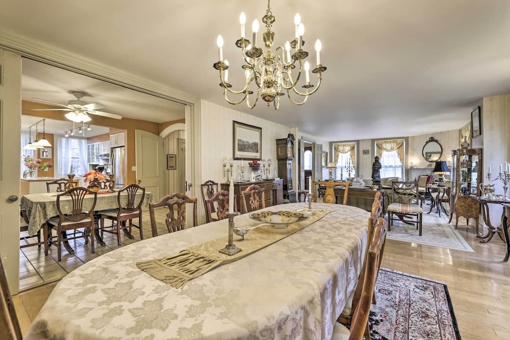 Elegant Norwich House w/ Billiards Room & Ballroom