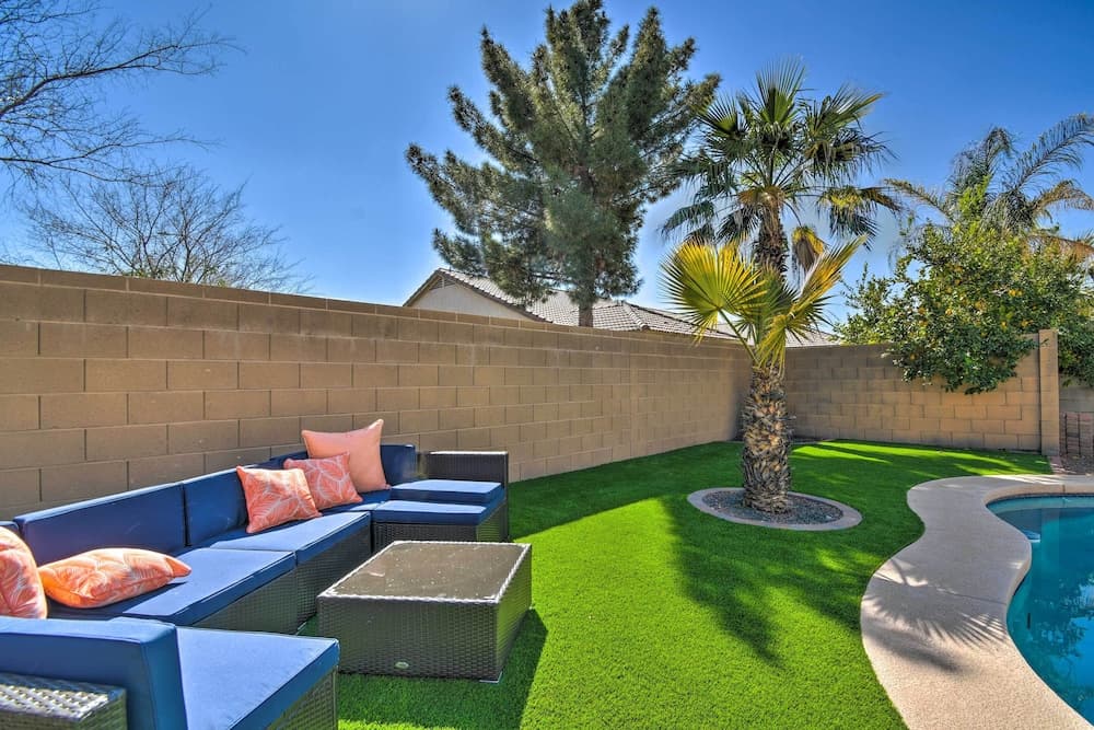 Avondale Oasis w/ Pool: 5 Mi to State Farm Stadium